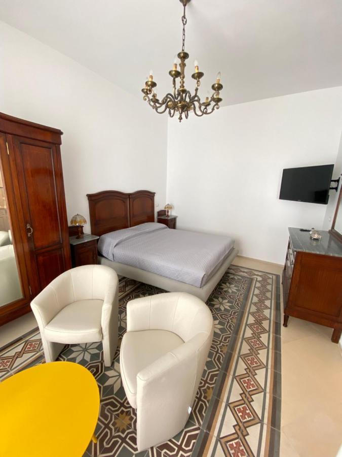 Al Corso Charming Rooms Peschici Bagian luar foto